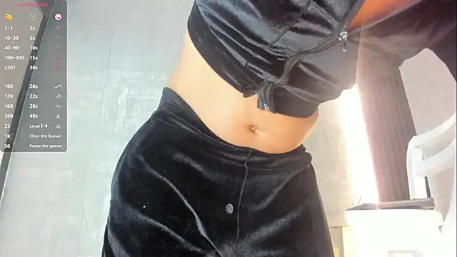 Snapshot of Alisson_Steelersexy chatting on June 21, 8:33 pm Alisson Steelersexy online show from June 21, 8:33 pm