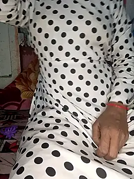 Sexy Riya Bhabhi online show from December 18, 7:14 am