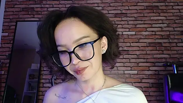 saya li1 online show from October 21, 9:04 pm