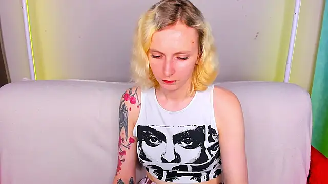 LikiLips online show from June 14, 2:24 am