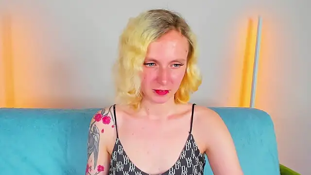 LikiLips online show from June 15, 2:03 am