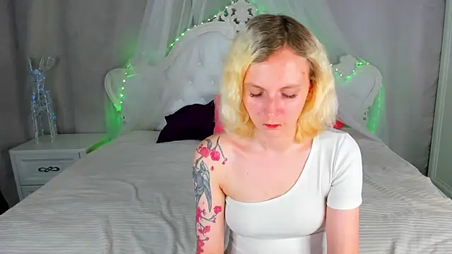 LikiLips online show from June 25, 5:12 am
