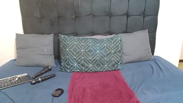 CaramelBootty online show from January 19, 1:26 pm