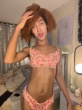 Chloe Celeste online show from December 18, 1:33 am