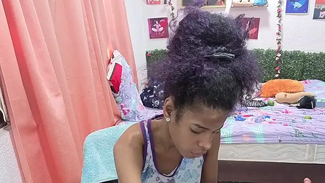 Snapshot of thianahorny chatting on July 7, 2:32 pm thianahorny online show from July 7, 2:32 pm
