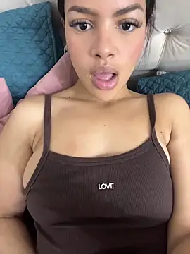 Snapshot of MeganHillss chatting on March 11, 7:03 am MeganHillss online show from March 11, 7:03 am