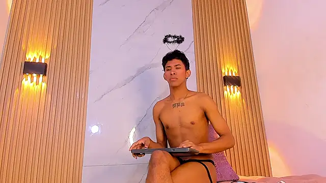 Snapshot of Ethan_thouse chatting on November 7, 7:14 pm Ethan thouse online show from November 7, 7:14 pm