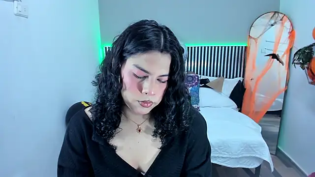 Little Alli online show from October 30, 9:15 pm