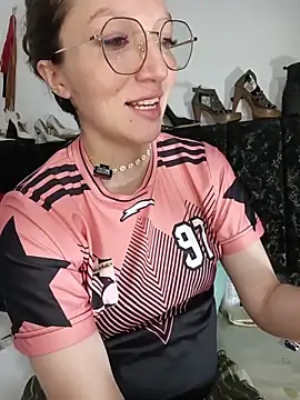 Lucy colee online show from March 14, 5:40 pm