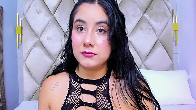 Snapshot of GabyParker_ chatting on May 8, 12:21 pm GabyParker online show from May 8, 12:21 pm