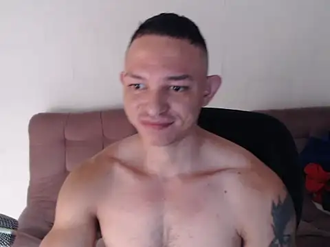 Snapshot of BigMontainsRock chatting on November 7, 5:40 am BigMontainsRock online show from November 7, 5:40 am