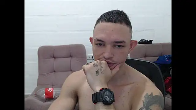 Snapshot of BigMontainsRock chatting on November 8, 4:45 am BigMontainsRock online show from November 8, 4:45 am