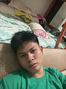 Snapshot of JunMar18 chatting on July 23, 2:42 am JunMar18 online show from July 23, 2:42 am