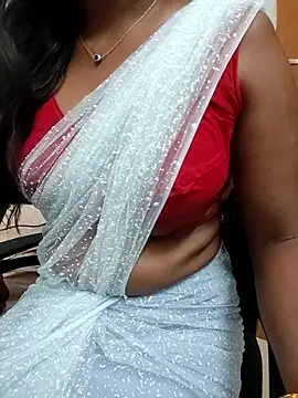 Snapshot of Tamilmallu-duskygirl03 chatting on May 4, 5:25 am Tamilmallu-duskygirl03 online show from May 4, 5:25 am