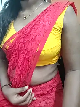 Snapshot of Tamilmallu-duskygirl03 chatting on May 5, 5:04 am Tamilmallu-duskygirl03 online show from May 5, 5:04 am