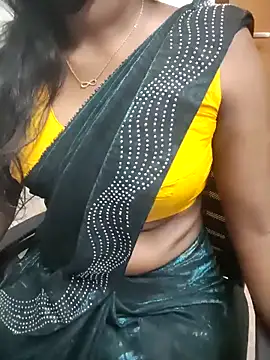 Snapshot of Tamilmallu-duskygirl03 chatting on May 14, 5:36 am Tamilmallu-duskygirl03 online show from May 14, 5:36 am