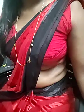 Snapshot of Tamilmallu-duskygirl03 chatting on May 27, 5:43 pm Tamilmallu-duskygirl03 online show from May 27, 5:43 pm
