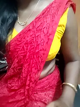Snapshot of Tamilmallu-duskygirl03 chatting on June 5, 5:36 am Tamilmallu-duskygirl03 online show from June 5, 5:36 am