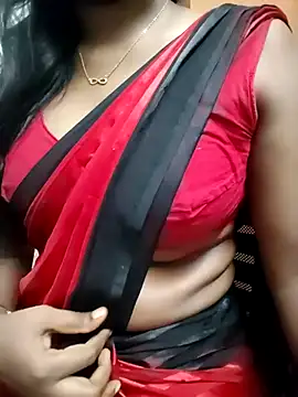 Snapshot of Tamilmallu-duskygirl03 chatting on June 10, 5:45 pm Tamilmallu-duskygirl03 online show from June 10, 5:45 pm
