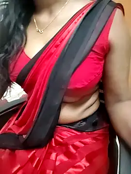 Snapshot of Tamilmallu-duskygirl03 chatting on June 20, 5:21 am Tamilmallu-duskygirl03 online show from June 20, 5:21 am
