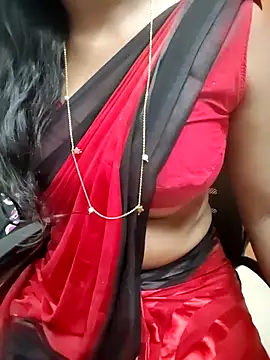 Snapshot of Tamilmallu-duskygirl03 chatting on June 29, 7:25 am Tamilmallu-duskygirl03 online show from June 29, 7:25 am