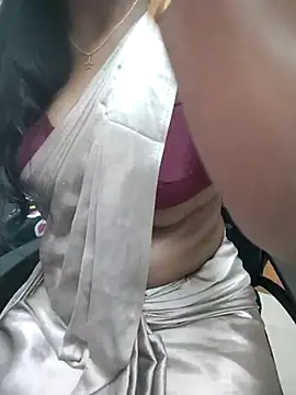 Snapshot of Tamilmallu-duskygirl03 chatting on July 3, 5:25 am Tamilmallu-duskygirl03 online show from July 3, 5:25 am