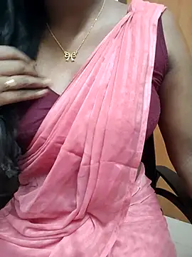 Snapshot of Tamilmallu-duskygirl03 chatting on July 7, 5:54 am Tamilmallu-duskygirl03 online show from July 7, 5:54 am