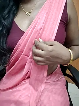 Snapshot of Tamilmallu-duskygirl03 chatting on July 7, 6:47 am Tamilmallu-duskygirl03 online show from July 7, 6:47 am