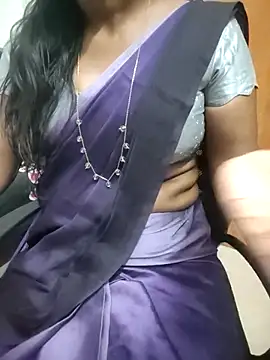Snapshot of Tamilmallu-duskygirl03 chatting on July 10, 5:56 am Tamilmallu-duskygirl03 online show from July 10, 5:56 am