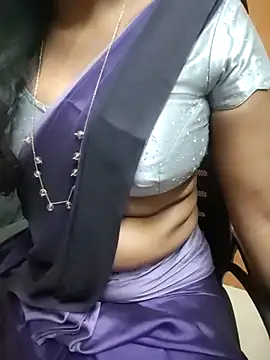 Snapshot of Tamilmallu-duskygirl03 chatting on July 10, 5:59 pm Tamilmallu-duskygirl03 online show from July 10, 5:59 pm