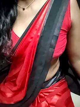Snapshot of Tamilmallu-duskygirl03 chatting on July 16, 5:19 pm Tamilmallu-duskygirl03 online show from July 16, 5:19 pm