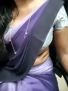 Snapshot of Tamilmallu-duskygirl03 chatting on July 19, 7:12 am Tamilmallu-duskygirl03 online show from July 19, 7:12 am