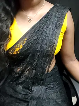 Snapshot of Tamilmallu-duskygirl03 chatting on July 28, 5:12 pm Tamilmallu-duskygirl03 online show from July 28, 5:12 pm