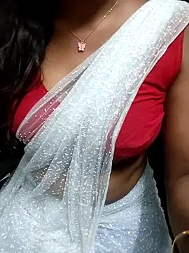 Snapshot of Tamilmallu-duskygirl03 chatting on July 31, 5:12 pm Tamilmallu-duskygirl03 online show from July 31, 5:12 pm