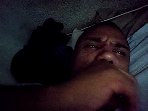 Snapshot of Mcbellorj chatting on October 31, 10:44 pm Mcbellorj online show from October 31, 10:44 pm