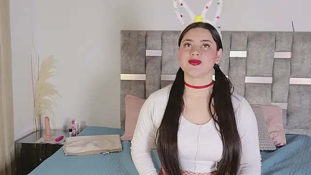 Snapshot of JulietaTorres_ chatting on November 6, 3:51 am JulietaTorres online show from November 6, 3:51 am