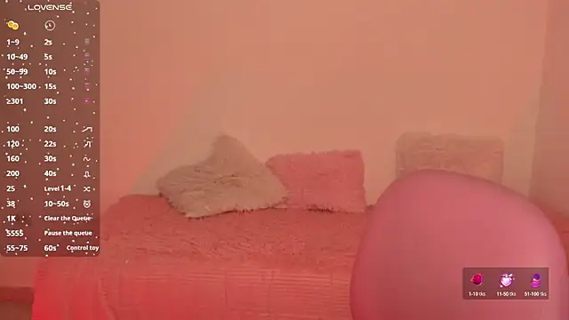 Snapshot of Ashleyroys_111 chatting on July 1, 8:19 pm Ashleyroys 111 online show from July 1, 8:19 pm