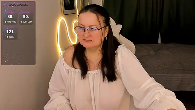 hottyannaa online show from February 16, 3:02 am