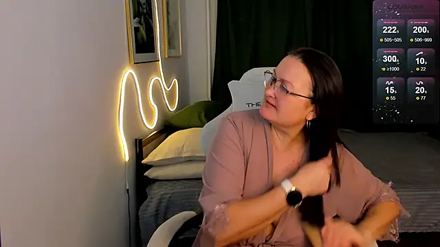 hottyannaa online show from February 17, 2:41 am