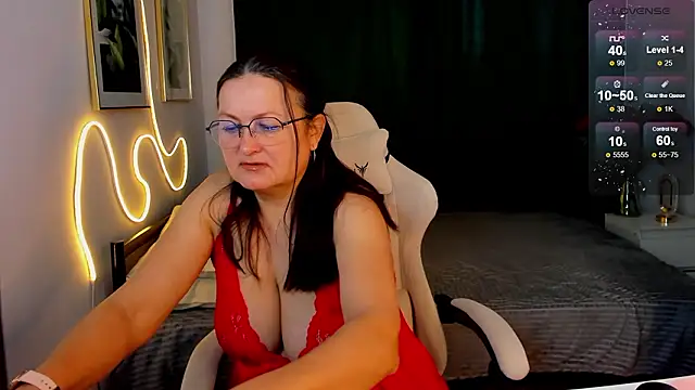 hottyannaa online show from March 2, 2:36 am