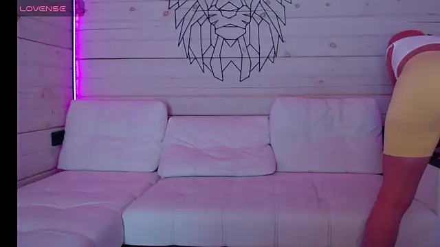 CandyBunie online show from February 13, 3:24 am