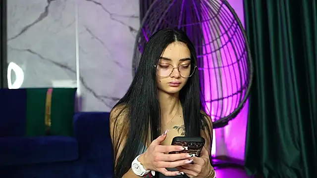 Snapshot of RachelRavee chatting on October 25, 4:20 am RachelRavee online show from October 25, 4:20 am