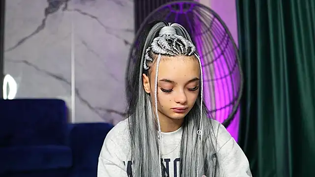 Snapshot of RachelRavee chatting on October 28, 5:22 am RachelRavee online show from October 28, 5:22 am