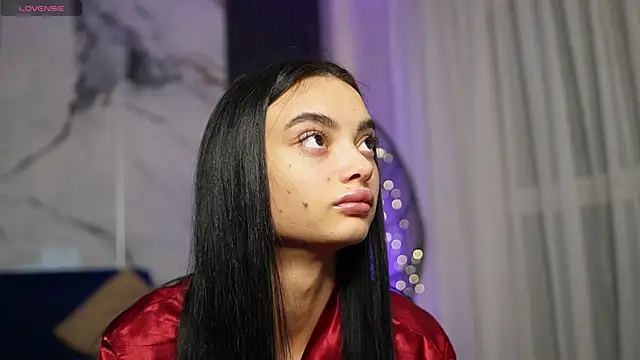 Snapshot of RachelRavee chatting on December 3, 5:04 am RachelRavee online show from December 3, 5:04 am