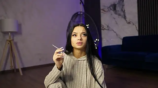 RachelRavee online show from December 22, 5:15 am