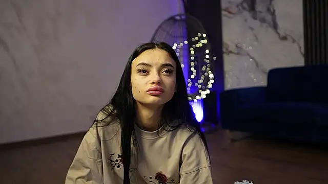 RachelRavee online show from January 11, 5:12 am