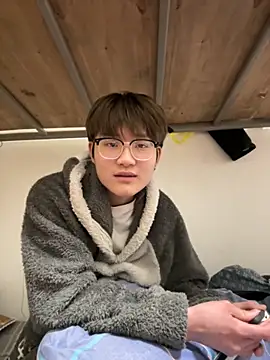 KK-cuteboy online show from December 4, 2:48 pm