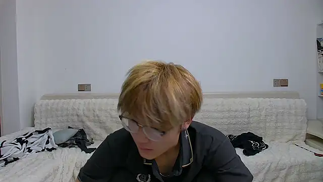 KK-cuteboy online show from February 8, 11:13 am