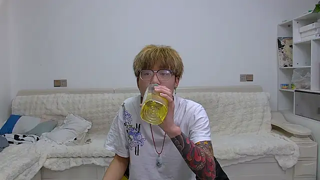 KK-cuteboy online show from February 25, 10:58 am