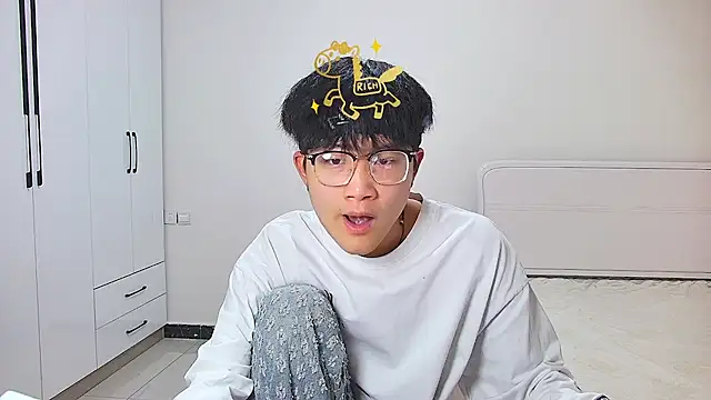 KK-cuteboy online show from May 1, 11:26 am